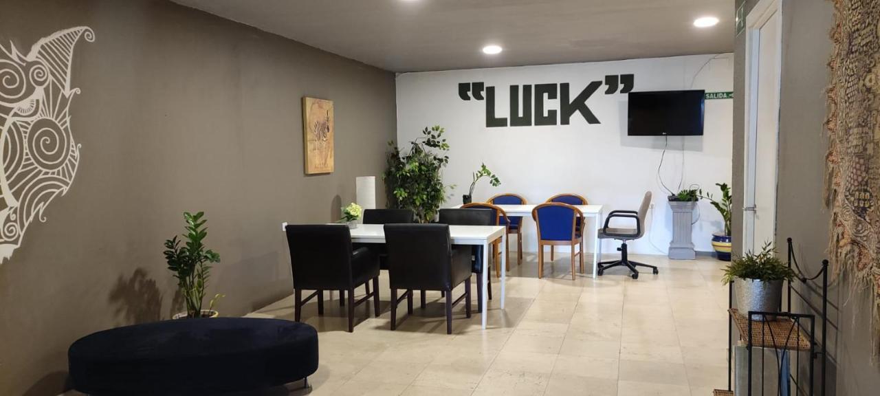 Hostel Puerto アルヘシラス エクステリア 写真